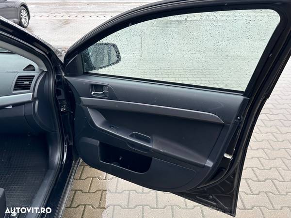 Mitsubishi Lancer Sportback 1.6 Invite A80 - 1