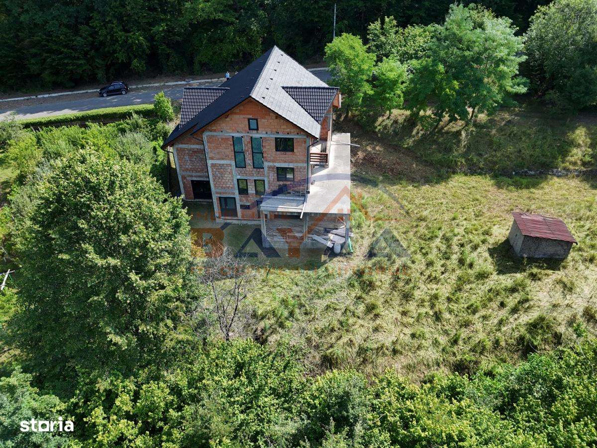 Cărbunari – Cabana la roșu, 390 mp utili, teren 15 ari –  COMISION 0%-5