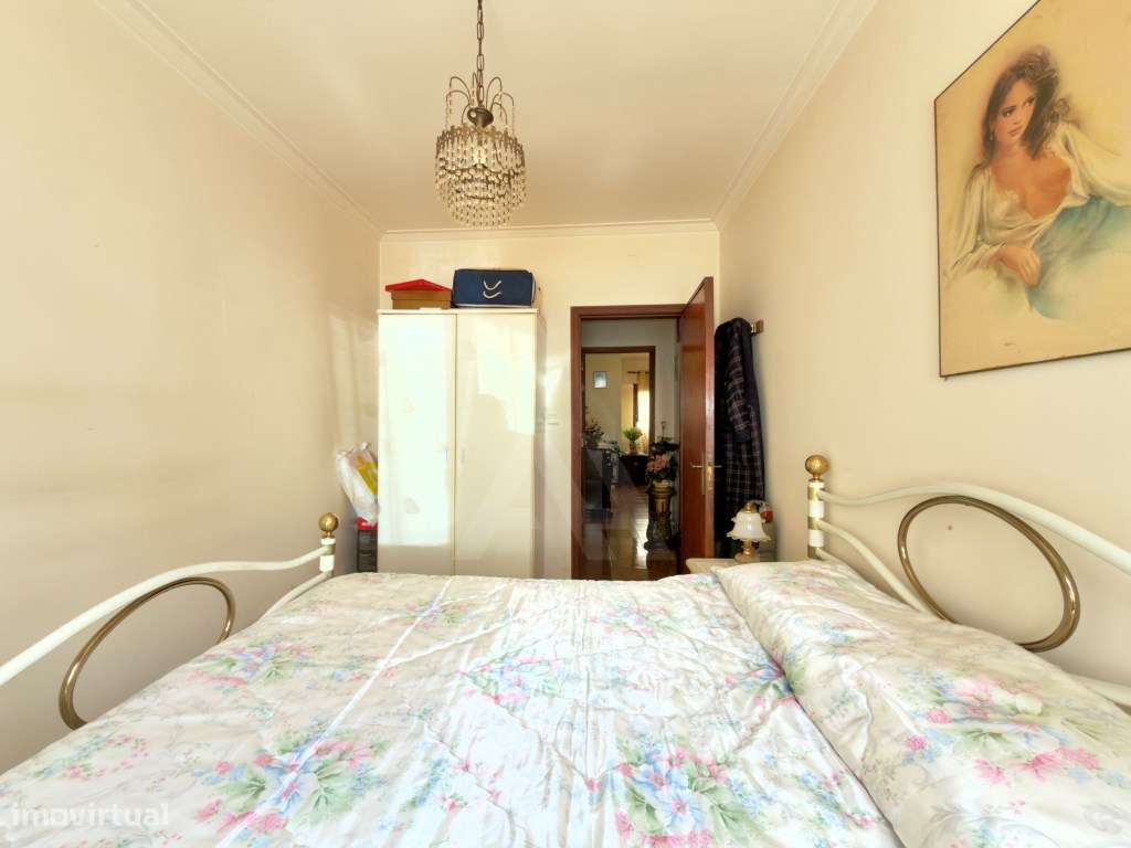 Apartamento T2 em Cascais com luz natural e excelentes acessos para...-10