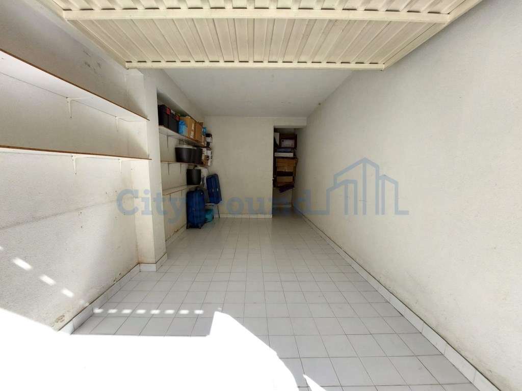 Garagem privada em prédio de Caldas da Rainha - Grande imagem: 3/16