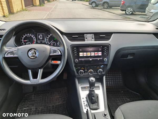 Skoda Octavia 2.0 TDI Ambition DSG - 10