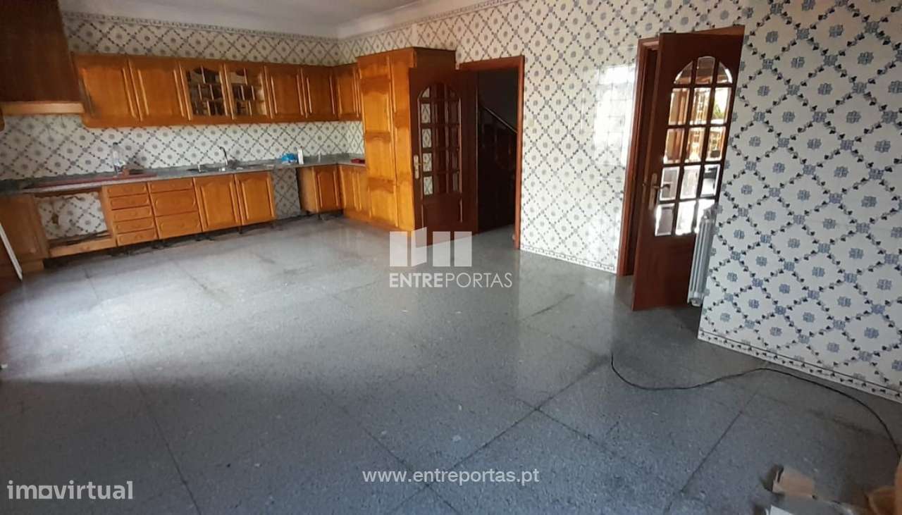 Venda de Moradia V4 no centro da cidade, Póvoa de Varzim - Grande imagem: 2/18