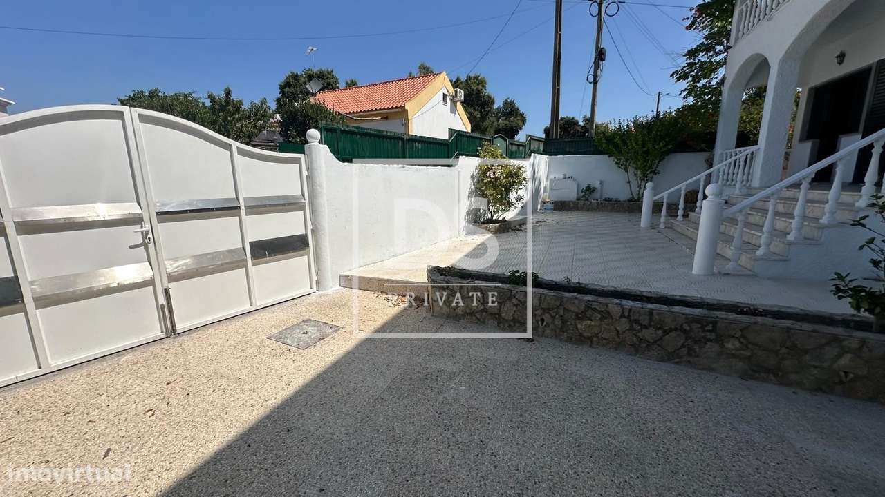 Moradia T4 com Terreno de +1500m² em Monte Redondo-8