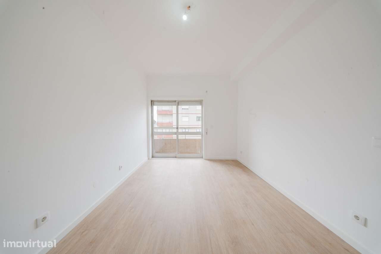 Apartamento T3 Renovado com Garagem | Fânzeres - Grande imagem: 2/24