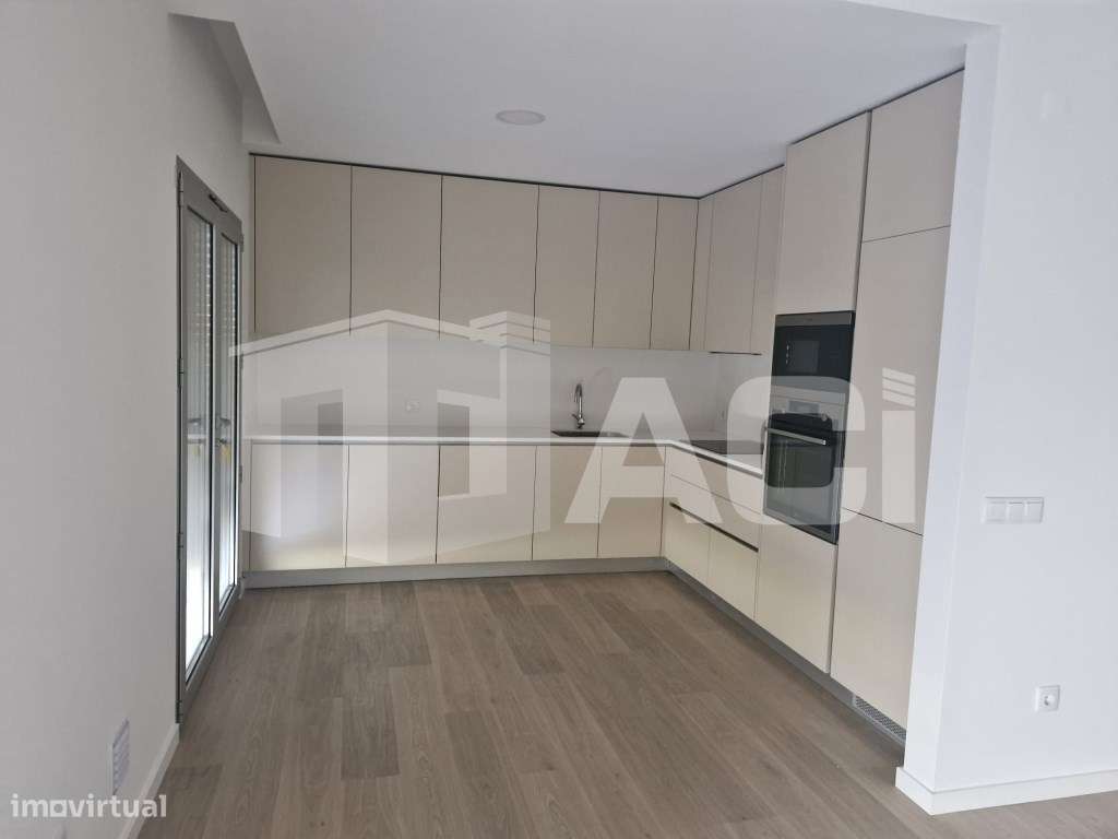 Magnifico apartamento T2 - ultimo andar - proximo hospital - Grande imagem: 4/21