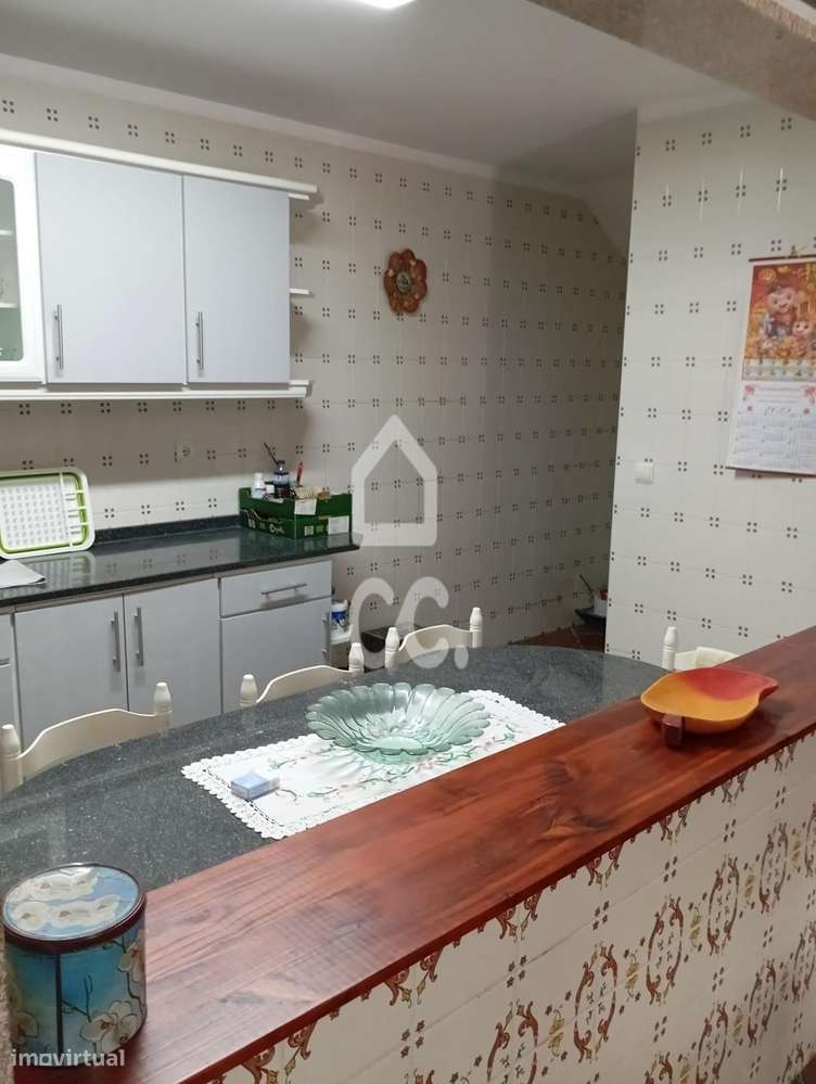 Moradia em Pedra com Jardim e Vista de Campo-11