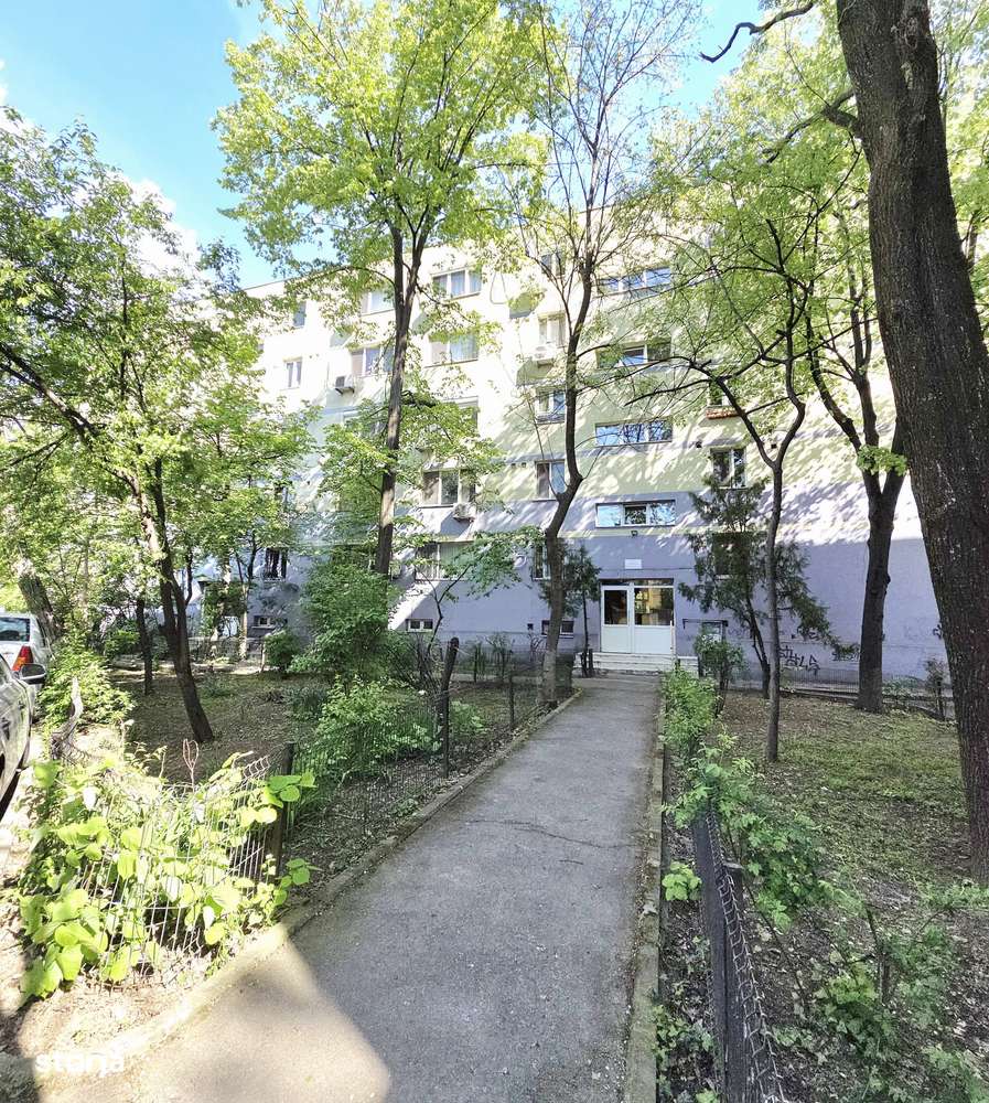 Apartament 3 camere+garaj- zona 1 Mai