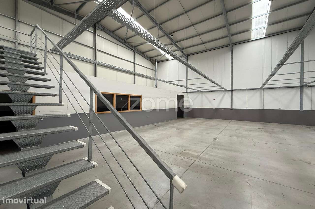 Armazém semi-novo em Romariz - Grande imagem: 1/22