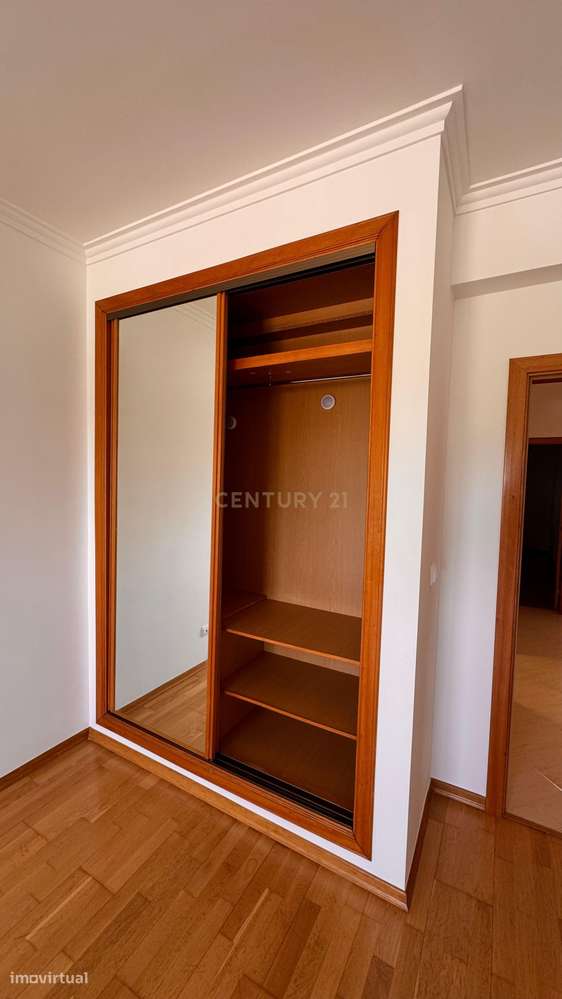 Excelente T4 no Montijo com Garagem e Arrecadação.-19