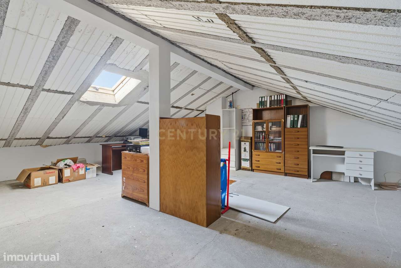 Moradia T3 com piscina e vista campo em Localização Privilegiada-29