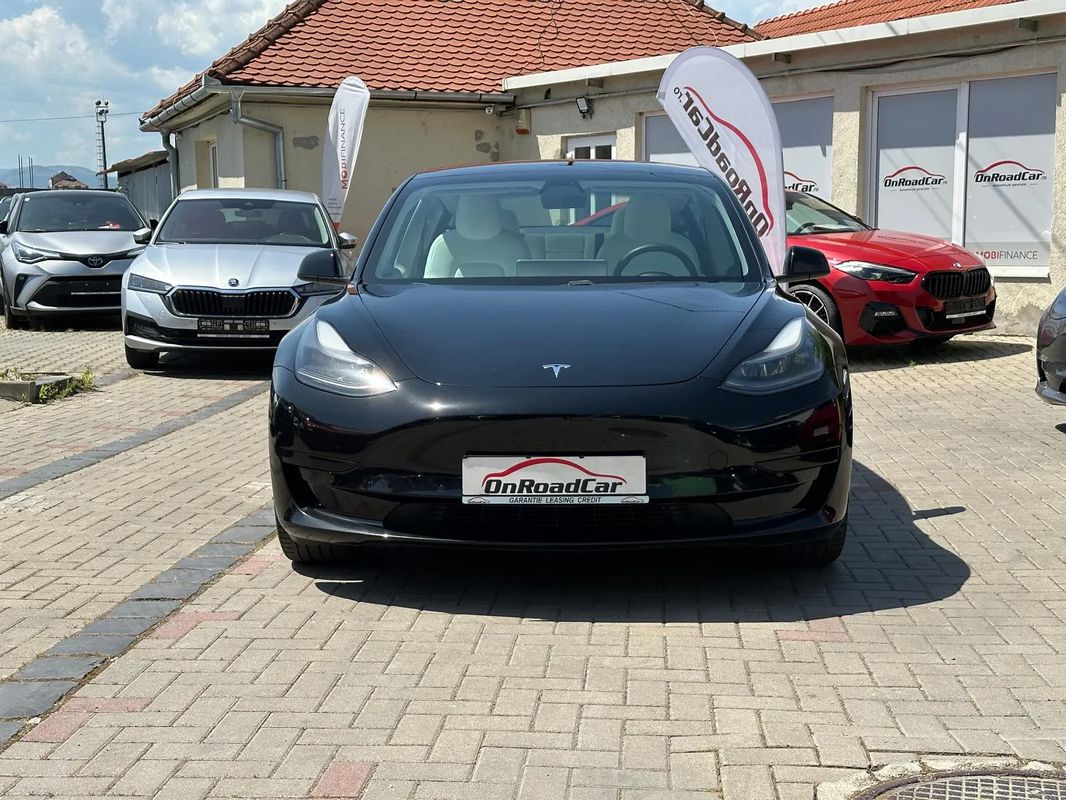 Tesla Model 3 Standard Reichweite Plus Hinterradantrieb - 10