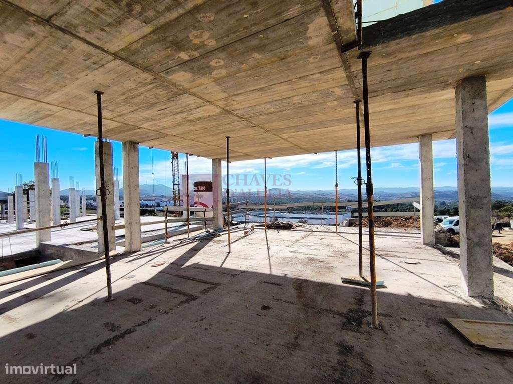 Moradia T4 Exclusiva em Condomínio Privado com Piscina | Junto a Mafra-13