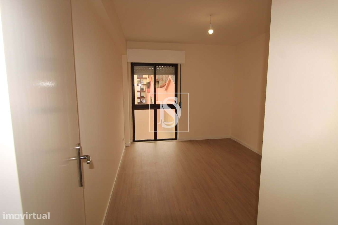 Apartamento T2 na Tapada das Mercês - Grande imagem: 5/23