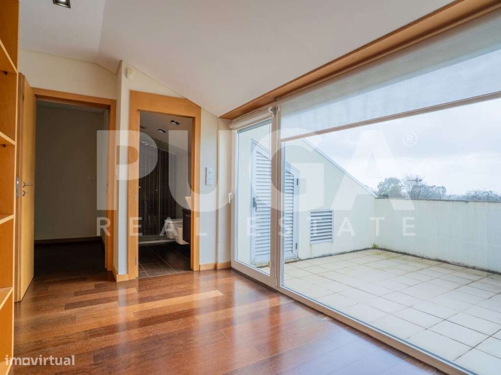 Moradia T3 Transformada em T4 com 4 Suites e Garagem para 5 Carros ...-18