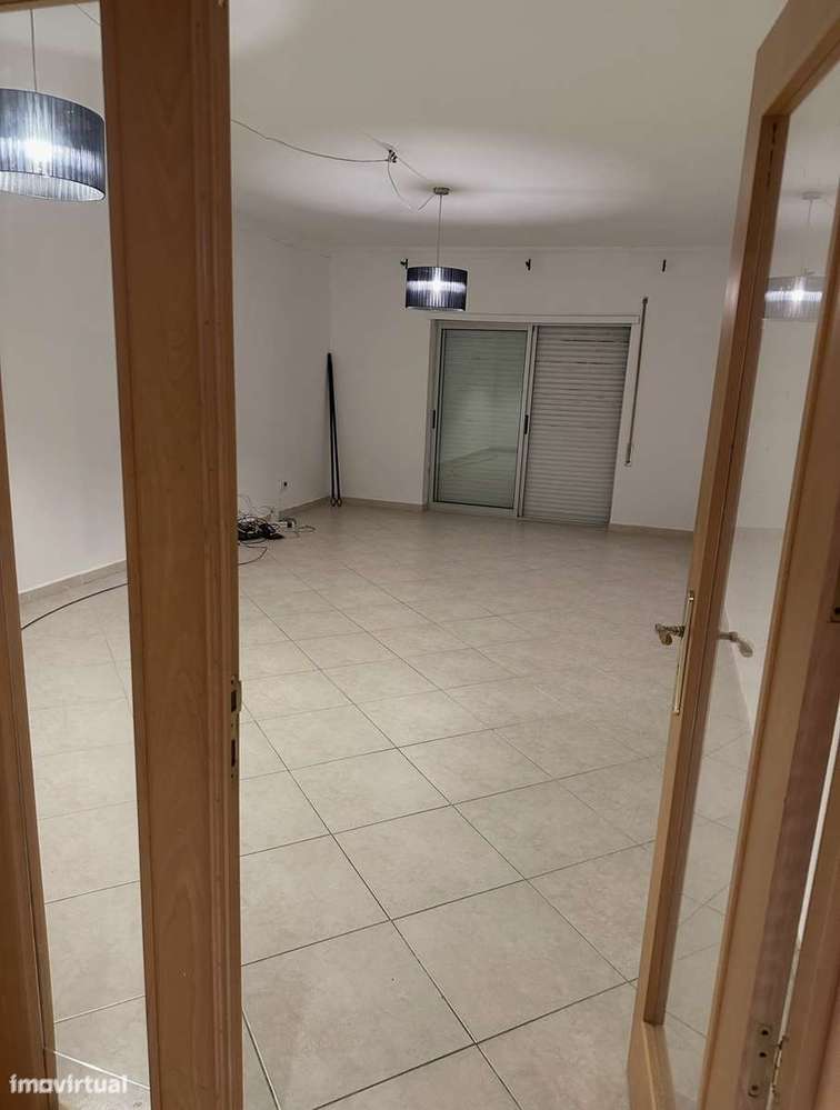 T2 Apartamento 112m² + Garagem 299m² (8 lugares) | Barreiro CP e Barco - Grande imagem: 4/14