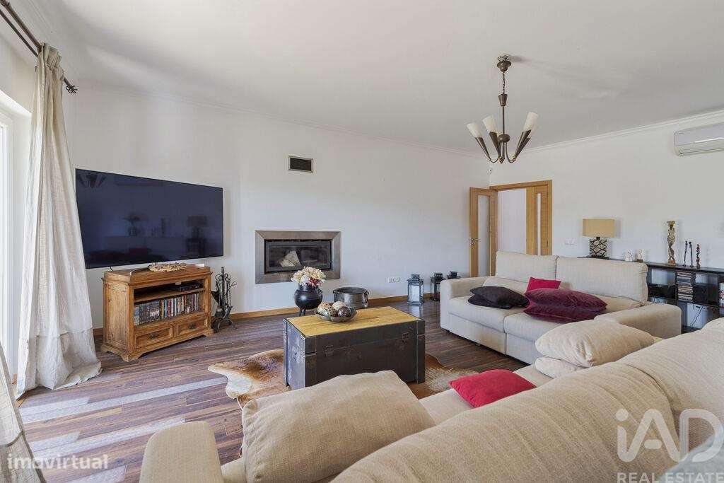 Casa / Villa T4 em Pinhal Novo de 300,00 m2 - Grande imagem: 5/23