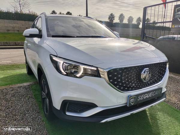 MG ZS EV Luxury - 3