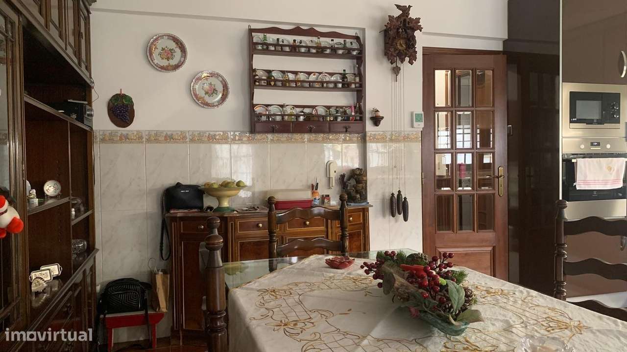 Moradia T3+1 em Vale de Milhaços-12