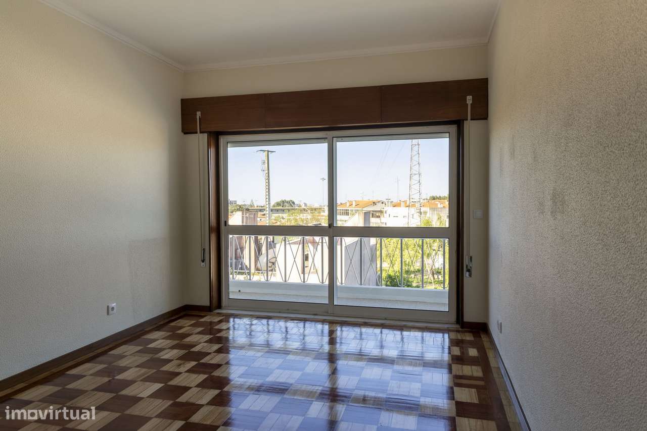 APARTAMENTO T2 TOTALMENTE RENOVADO– Primeira Utilização - Grande imagem: 4/26