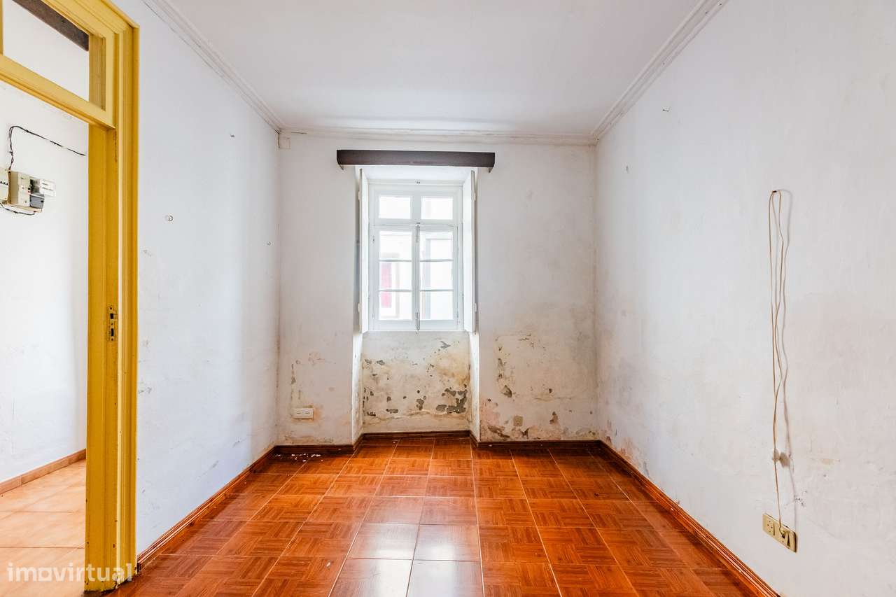 Moradia T1 no centro de Vila Franca do Campo - Grande imagem: 5/18