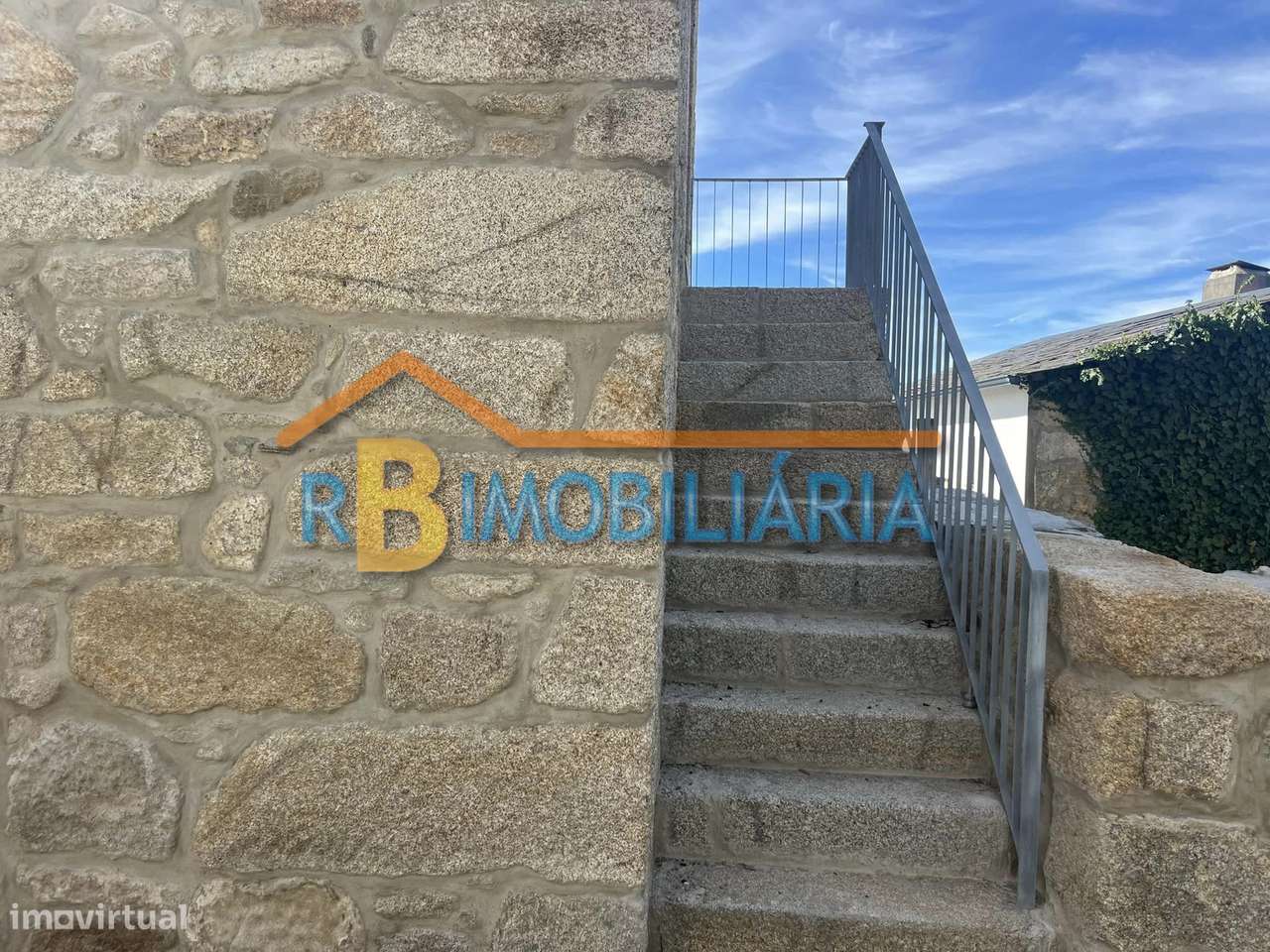 Dois Apartamentos T0 c/ piscina em Alvarenga-6