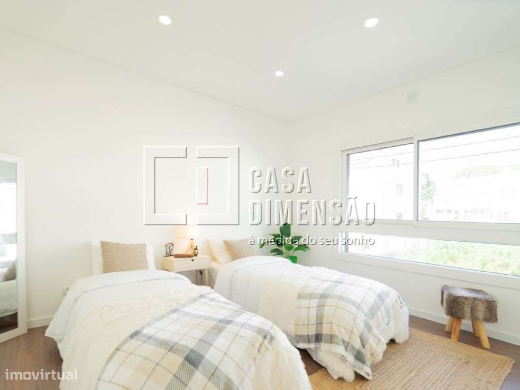 Moradia de tipologia T4+2 na melhor zona da Sobreda, com Piscina, G...-46