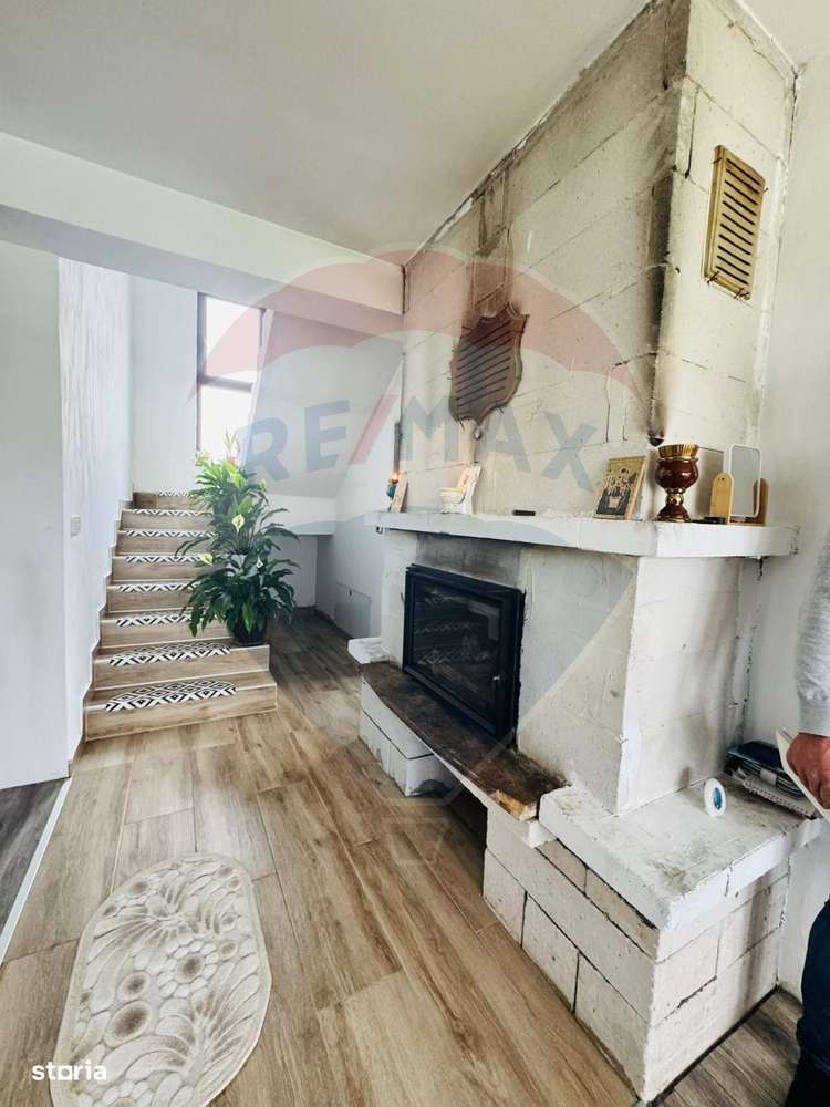 Casă / Vilă cu 5 camere de vânzare în zona Nord-Est - Imagine principală: 4/11