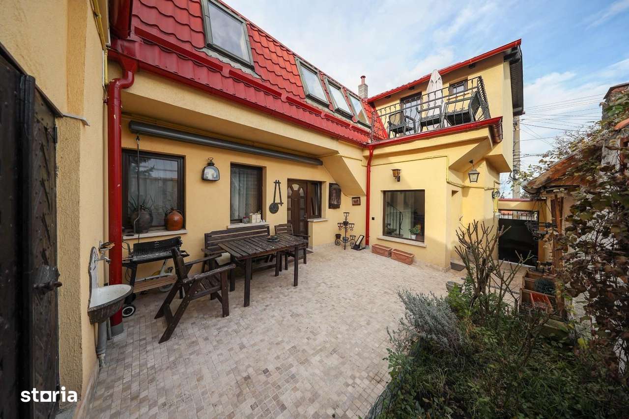 Casă deosebită de vânzare în centrul Brașovului - Imagine principală: 1/20