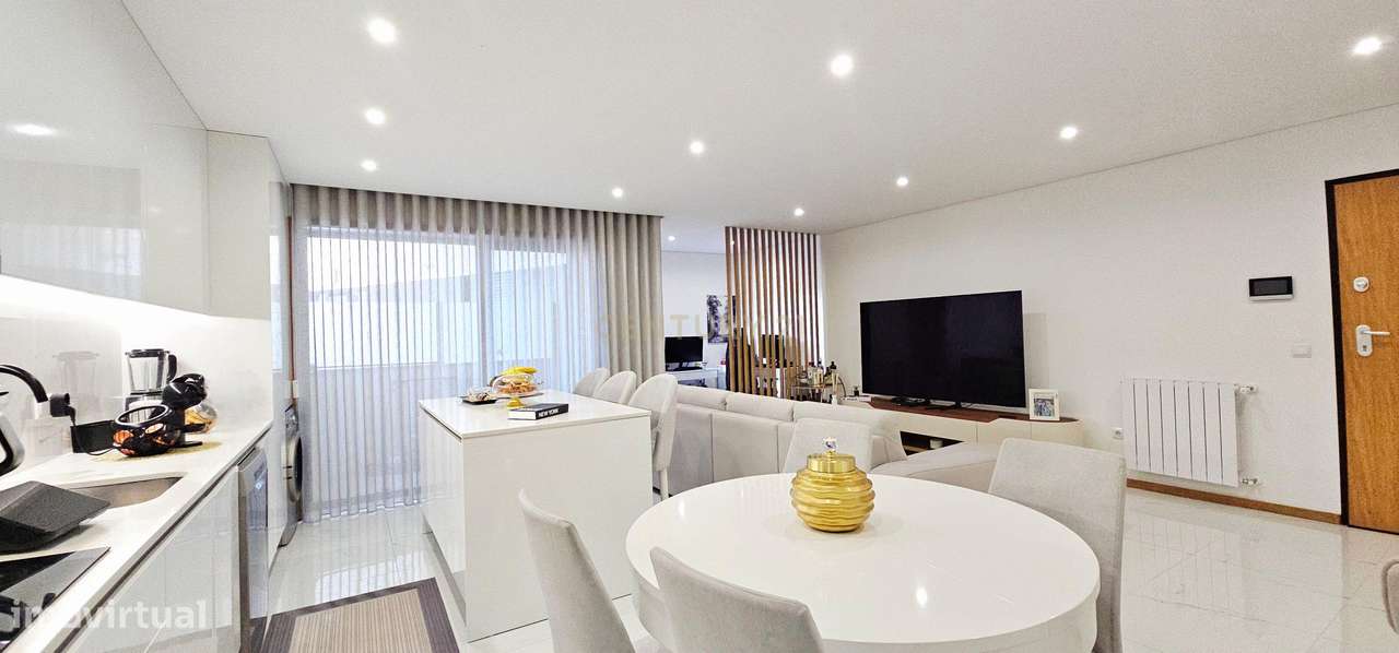 Apartamento T3 Novo com 2 casas de banho e energia A+-46