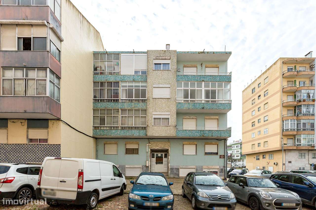 T2 Remodelado - Torre da Marinha 1 andar-24