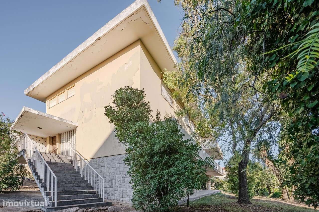 Moradia espaçosa em Carcavelos, junto à estação e à praia-5