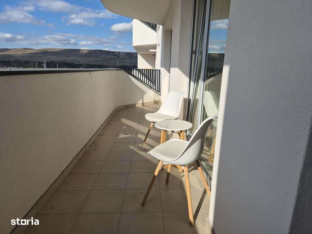 Apartament 3 camere, TOTUL NOU, etaj 6/8, garaj, strada EROILOR-12