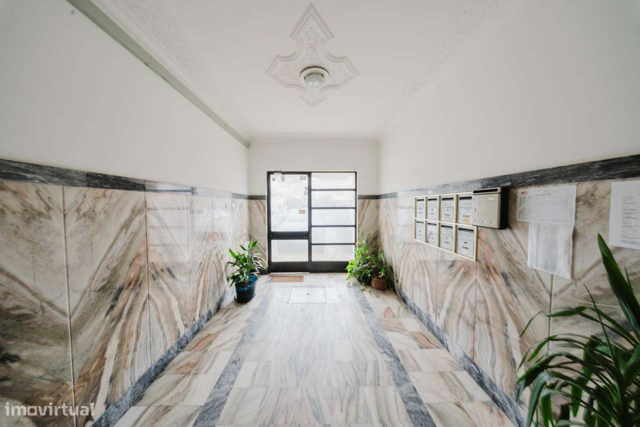 Apartamento T2 com Jardim de Inverno e Open Space | Setúbal-16