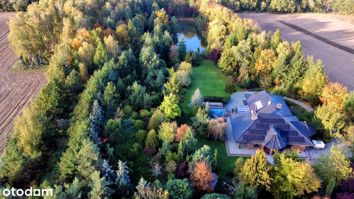 Wyjątkowa rezydencja z prywatnym stawem-0