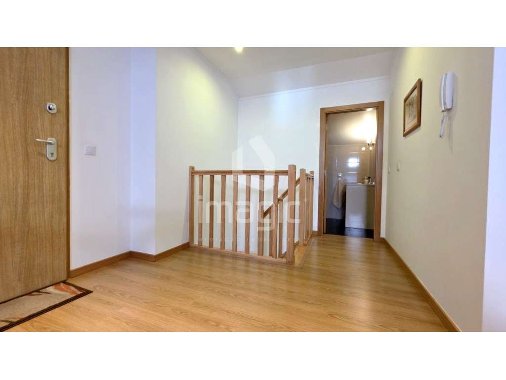Apartamento T3 Duplex, com duas salas, usado na Malveira-29