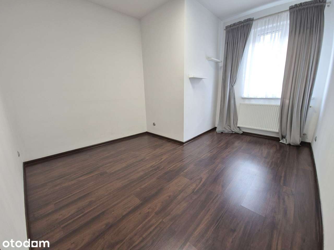 mieszkanie 64 m2 dobra lokalizacja– 3 pokoje, balkon,miejsce postojowe-15