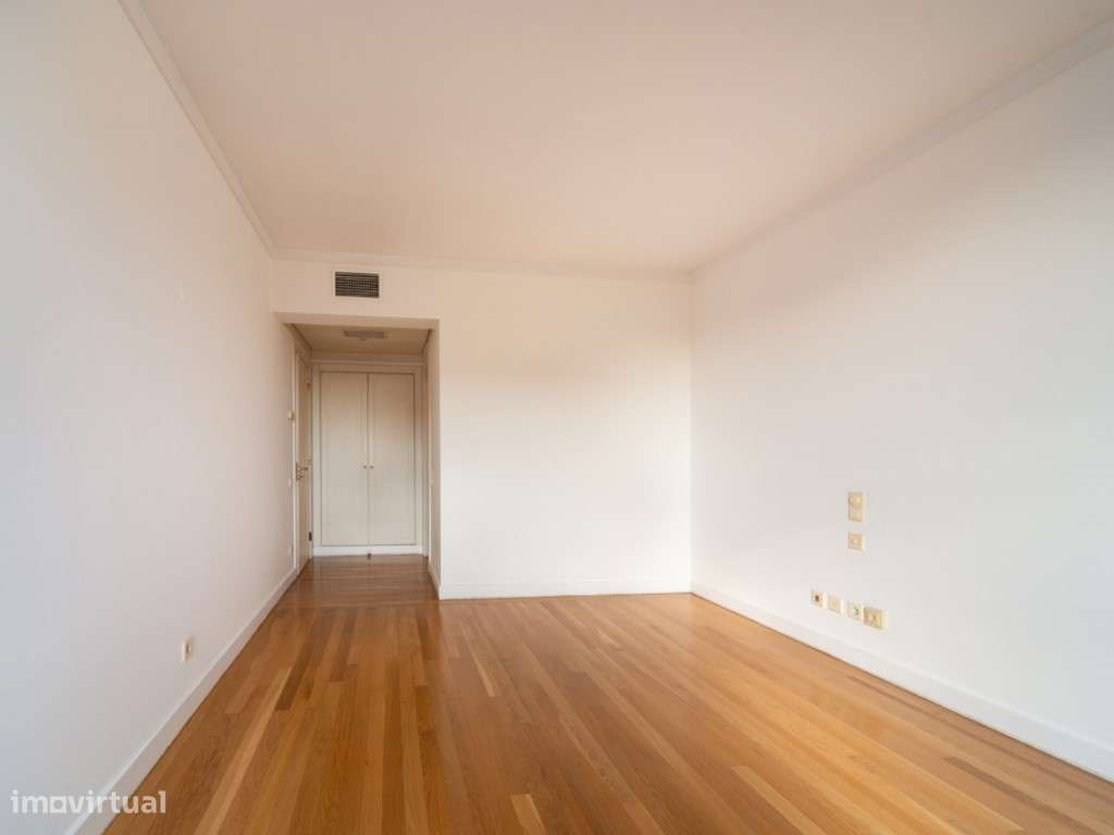 T3+2 em condominio de prestigio nas Amoreiras, com terraço e vista ...-24