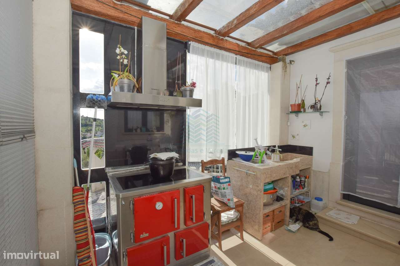 Moradia T3+2 com jardim e logradouro em Quinta da Silvã - Torres Novas-25