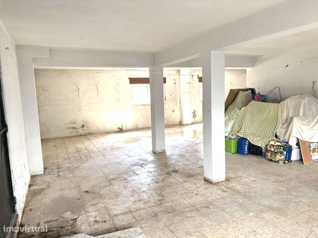 MORADIA PARA RECONSTRUÇÃO - GRANDE POTENCIAL DE VALORIZAÇÃO

Rua ...-44