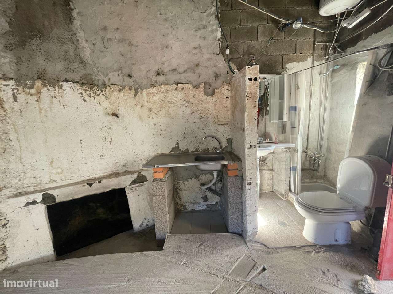 Moradia em Pedra com Charme e Potencial em Corgas, Seia - Grande imagem: 4/18