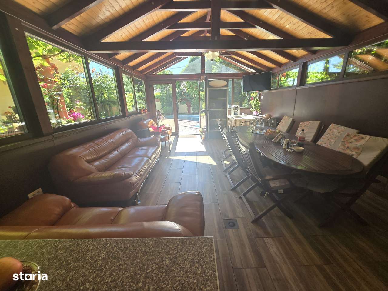 Casa individuala cu piscina. P+1+M. zona foarte buna - Imagine principală: 5/20