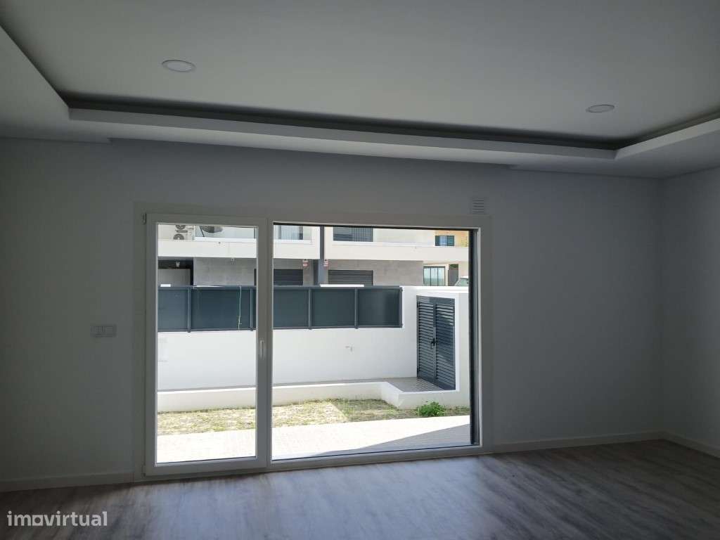 Moradia T3 em Fernão Ferro-13