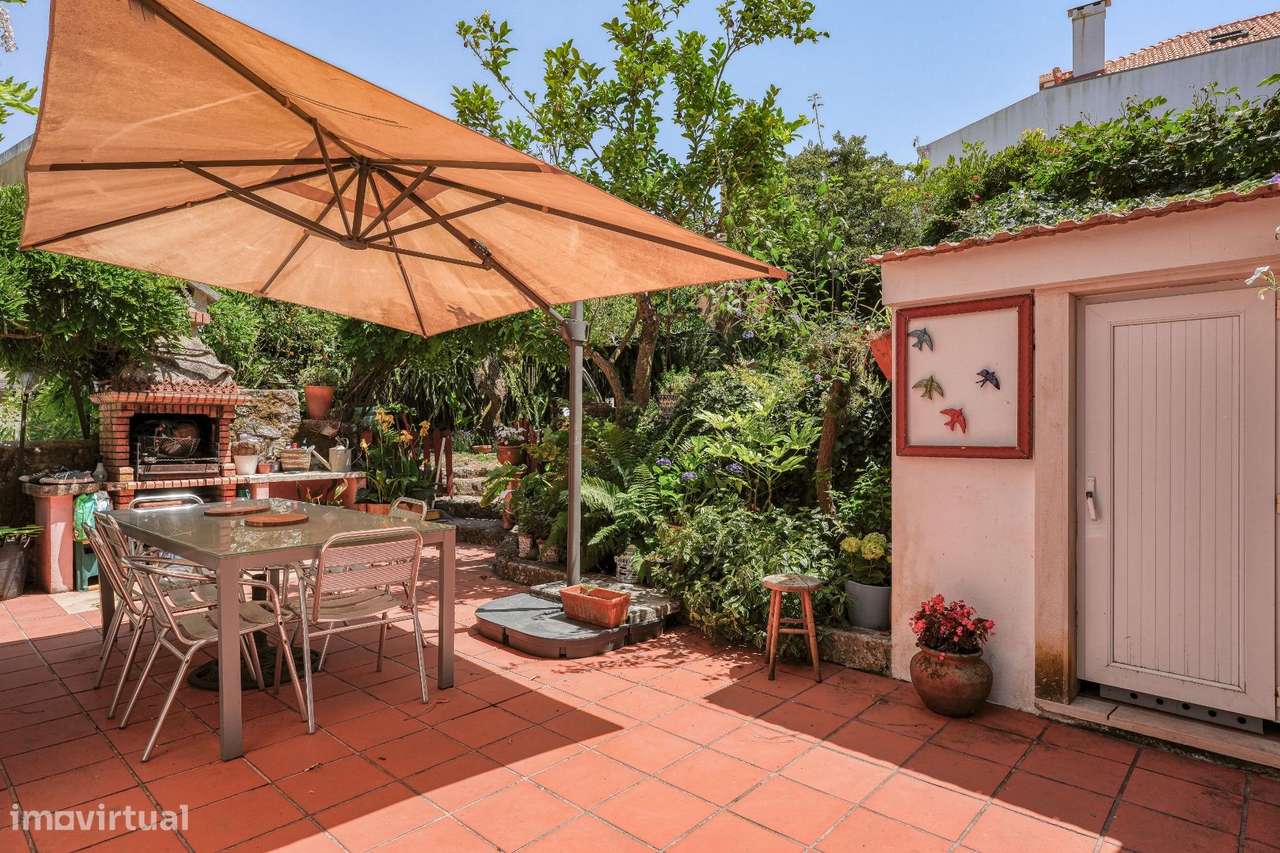Casa com jardim no coração histórico de Sintra-13