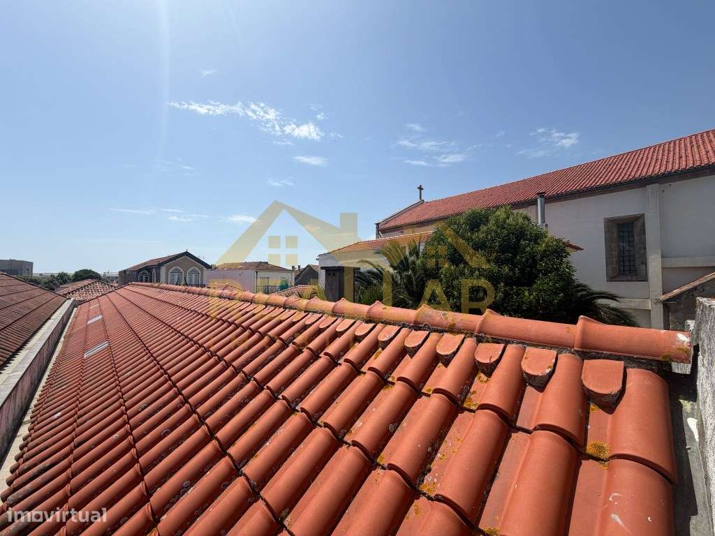 Oportunidade Única no Coração do Centro Histórico de Vila do Conde-14