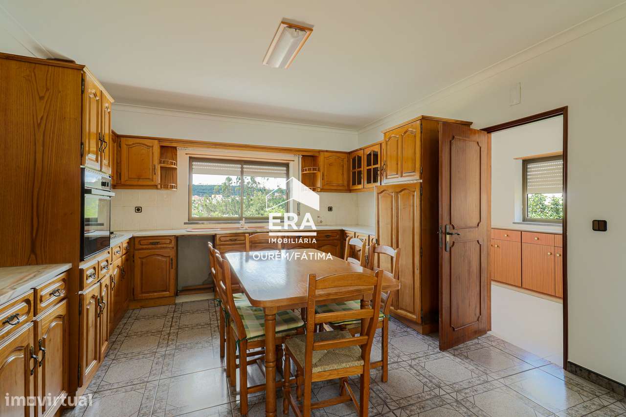 Moradia T5 no Olival, Ourém-8