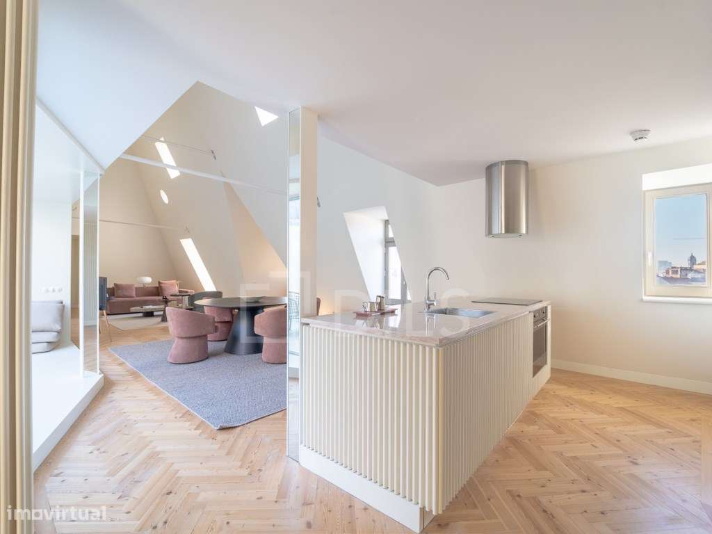 Apartamento T2 Duplex, último piso, na Av. dos Aliados, Porto - Grande imagem: 3/60