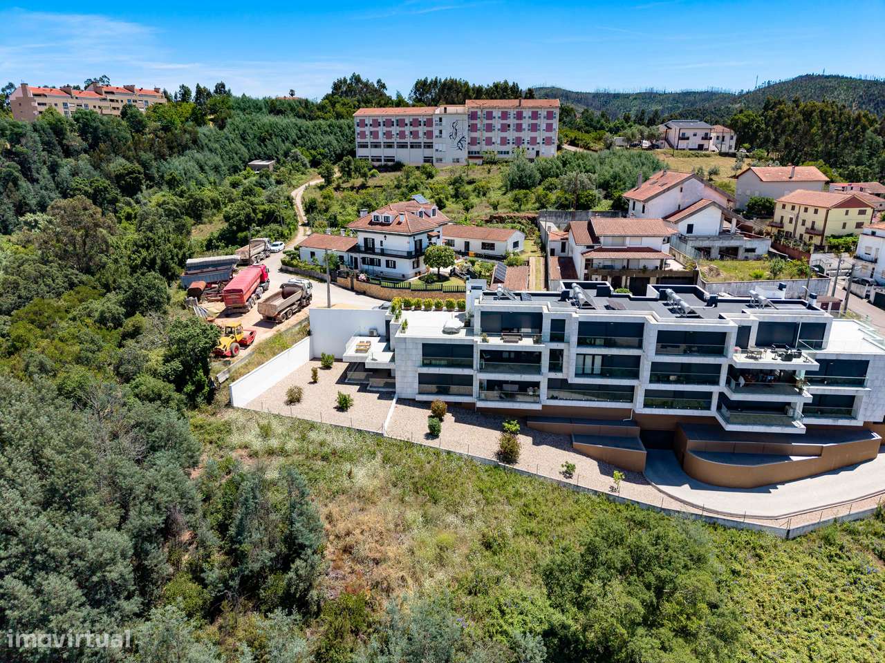 T2 Areeiro, Coimbra – construção de 2022, com terraço e garagem dupla-10