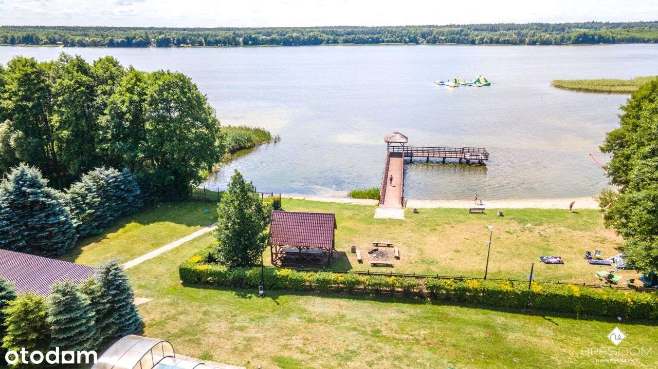 Ośrodek wypoczynkowy z własną linią brzegową.-15