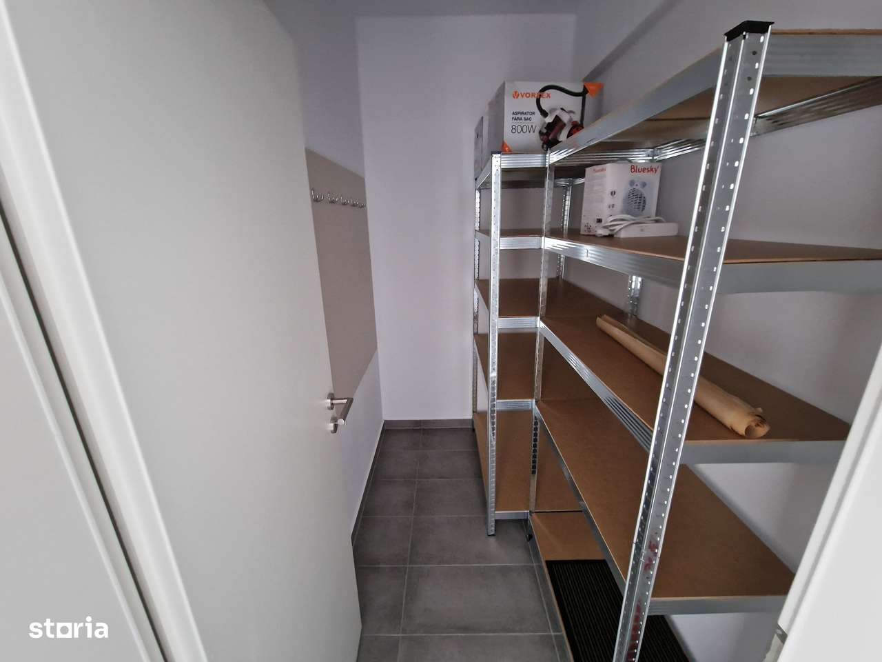 Garsonieră spatioasă   Tractorul bloc nou - Imagine principală: 2/10