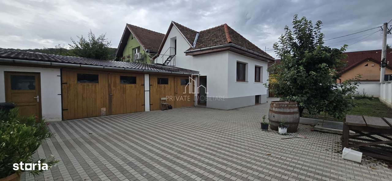 Casa de vanzare, in zona centrala a orasului Sighisoara - Imagine principală: 2/19